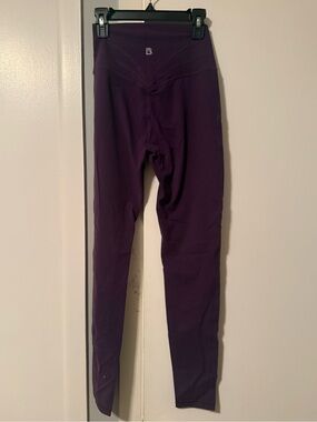 BuffBunny Deep Purple HR Leggings EUC size small so soft